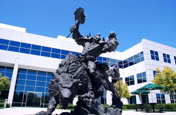 Großfeuer in der Nähe vom Blizzard HQ: Mehrere Mitarbeiter evakuiert